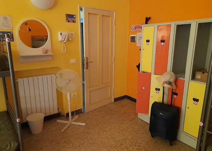 Hostel Train Station Pisa
