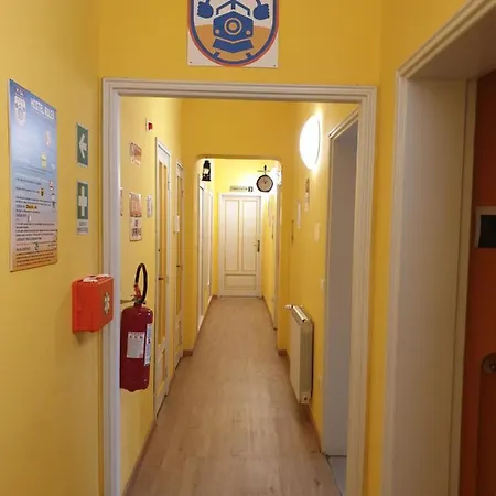 Hostel Train Station