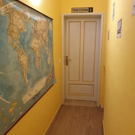 Train Station Hostel Πίζα