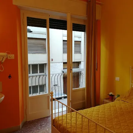 Train Station Vandrerhjem Pisa