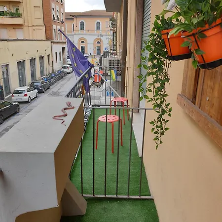 Hostel Train Station